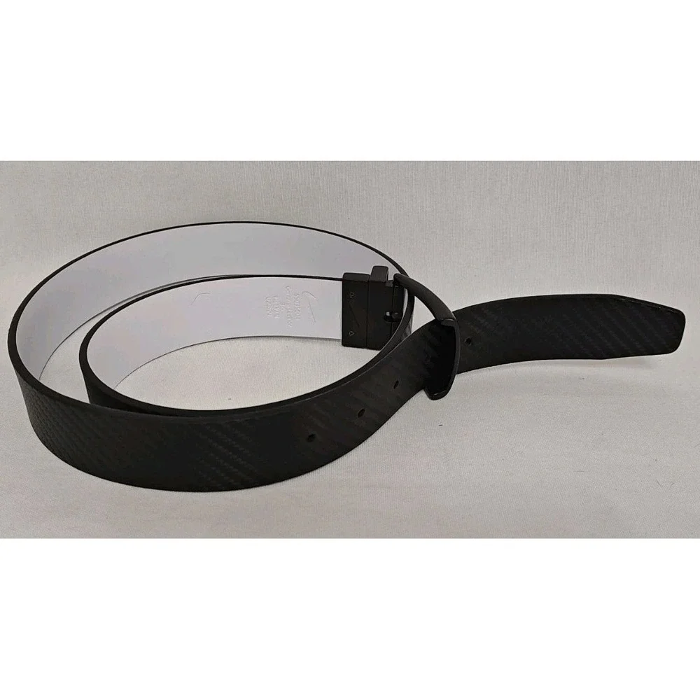 NIKE Men's 36 Carbon Fiber Texture Reversible Belt Black White Golf 20529‎